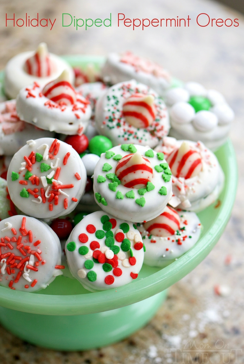 Holiday Dipped Peppermint Oreos